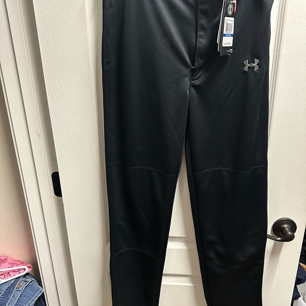 Under Armour Black Performance Pants YXL/ NWT604